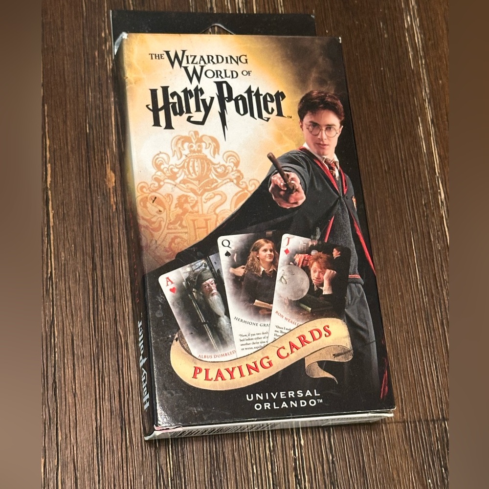 Harry Potter Playing Cards — The Wizarding World (Black & Gold)